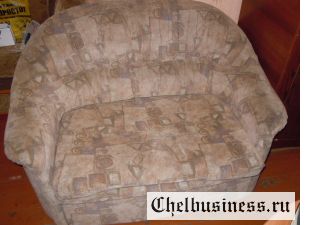 Продам диван 2-х местный и кресло